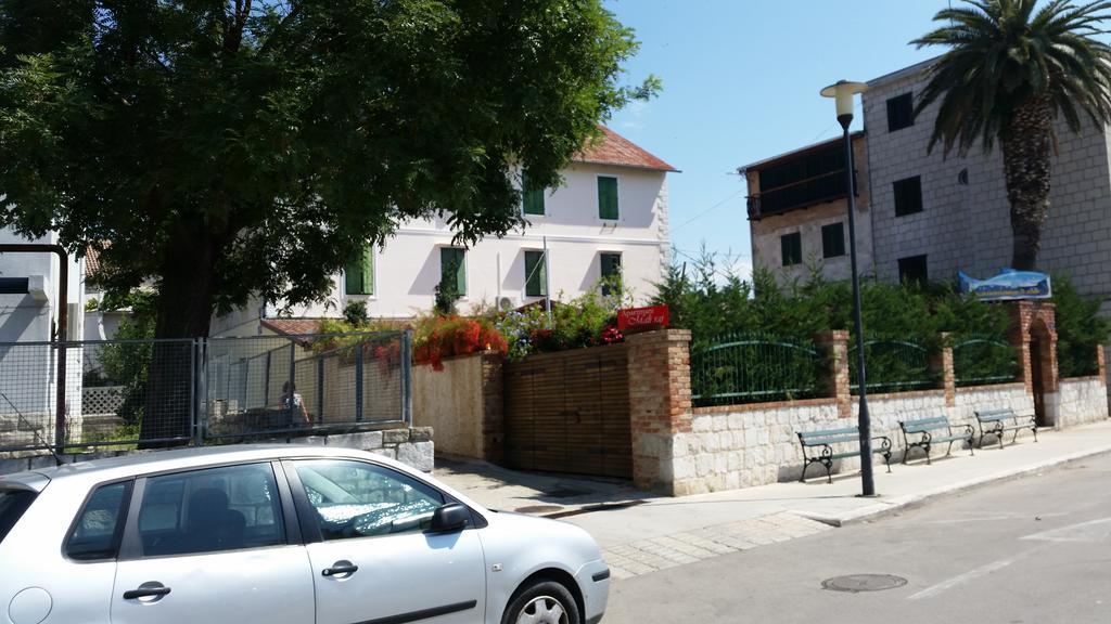 Apartments Mali Raj Vranjic Екстер'єр фото