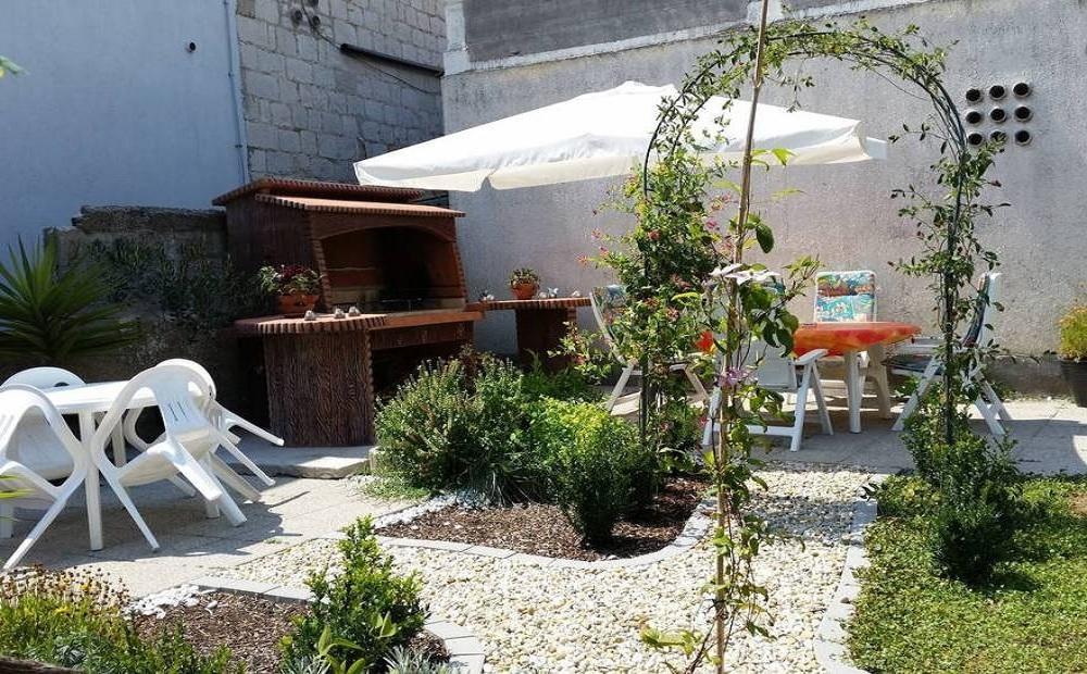 Apartments Mali Raj Vranjic Екстер'єр фото