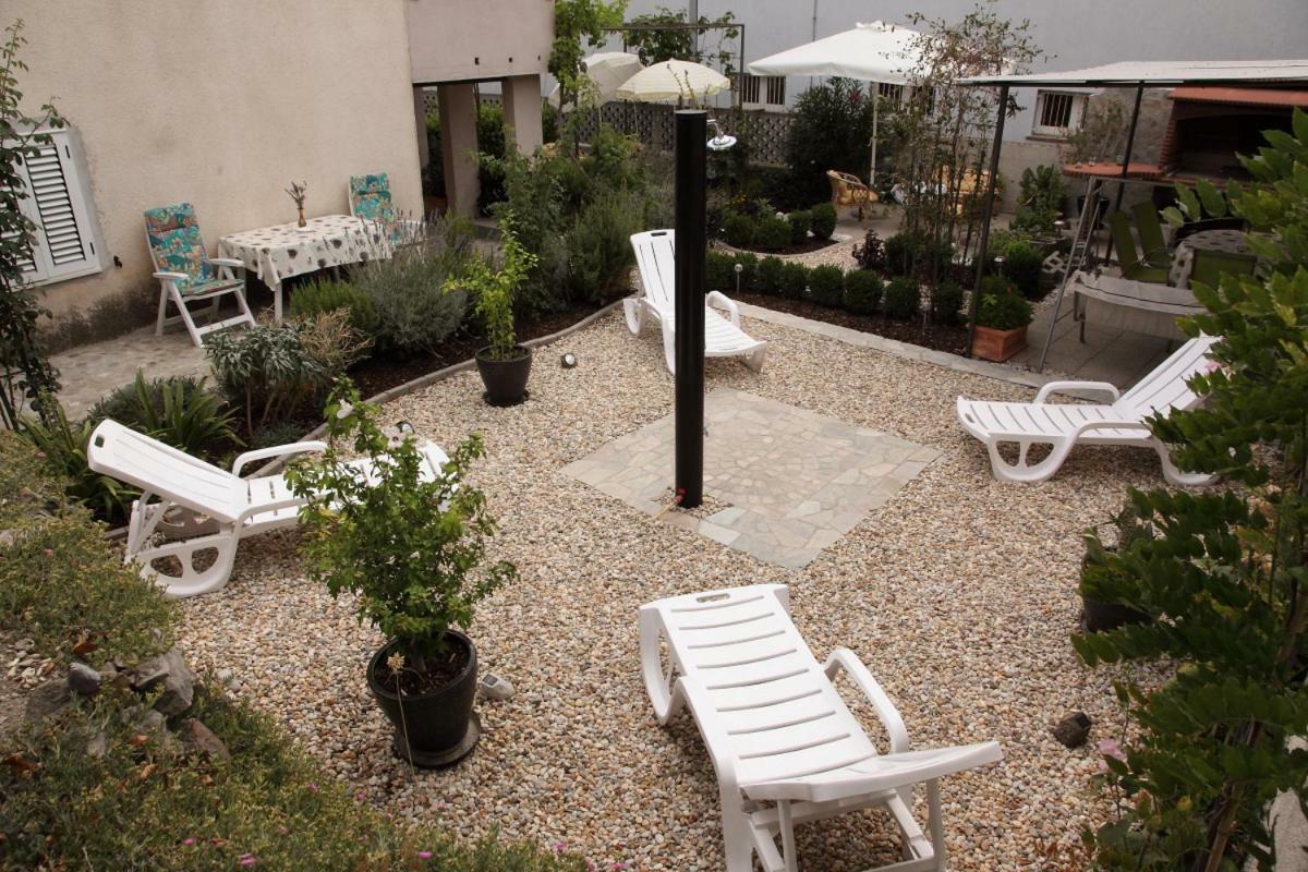 Apartments Mali Raj Vranjic Екстер'єр фото