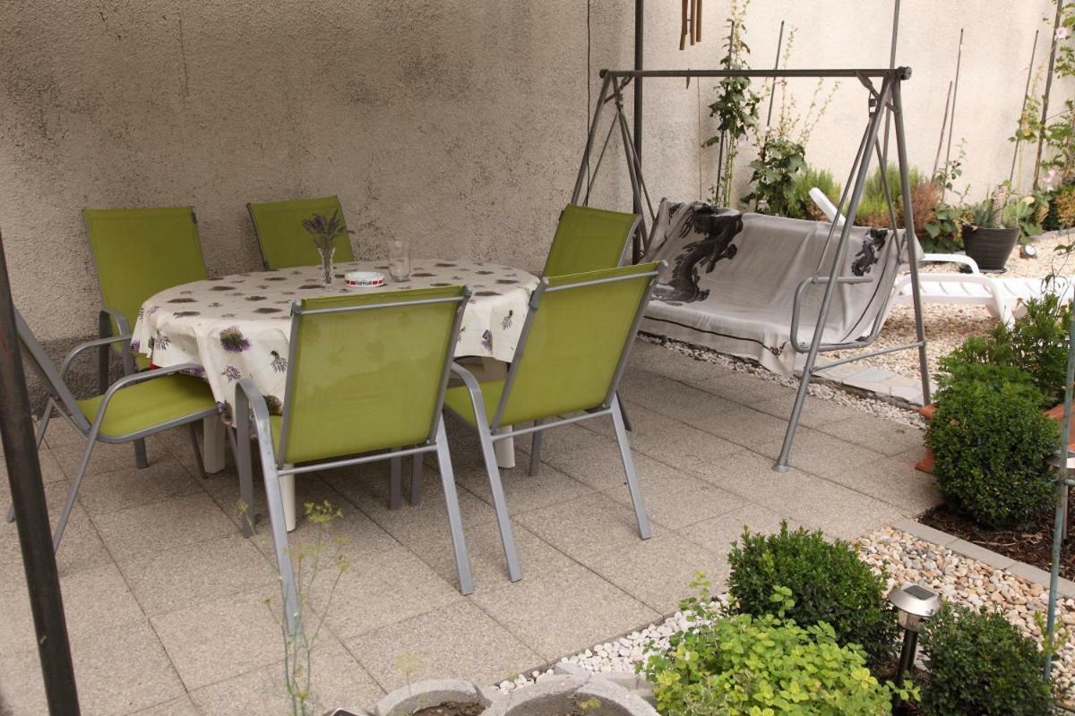 Apartments Mali Raj Vranjic Екстер'єр фото